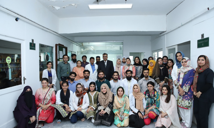 Workshop on the 'Identification of Pulpal Diseases' by Prof Dr Shahid Mahmood 