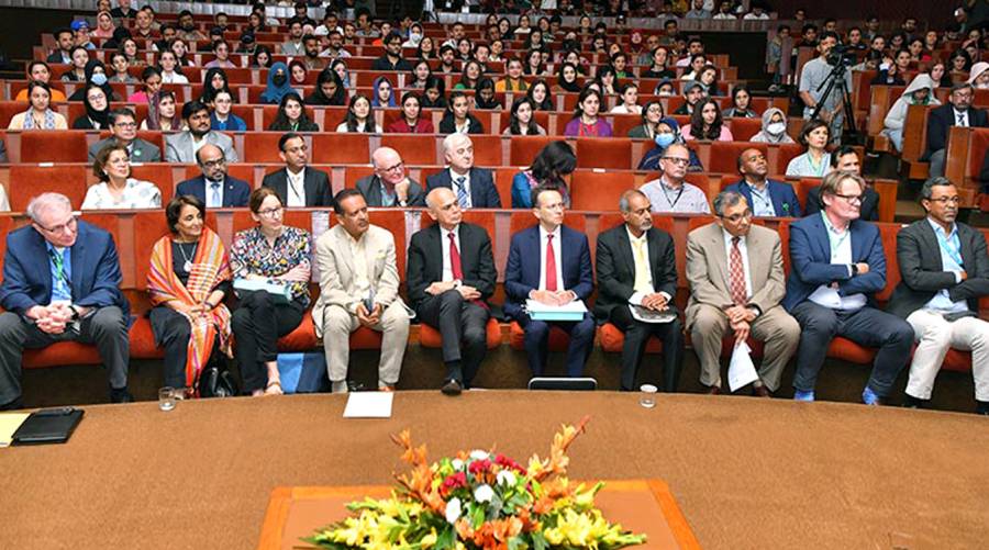AKU’s climate change, health, and environment conference concludes
